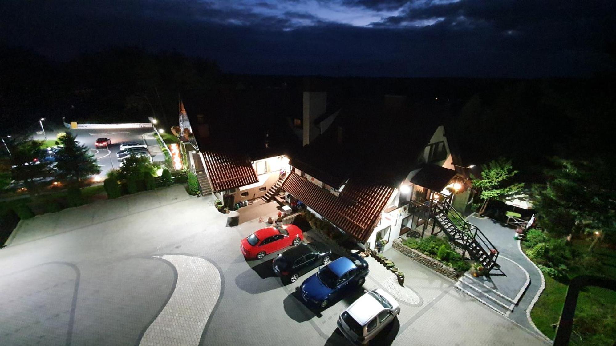 Zajazd Gniewko Mala Karczma Esterno foto